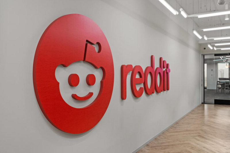 Reddit puts AI scrapers on notice