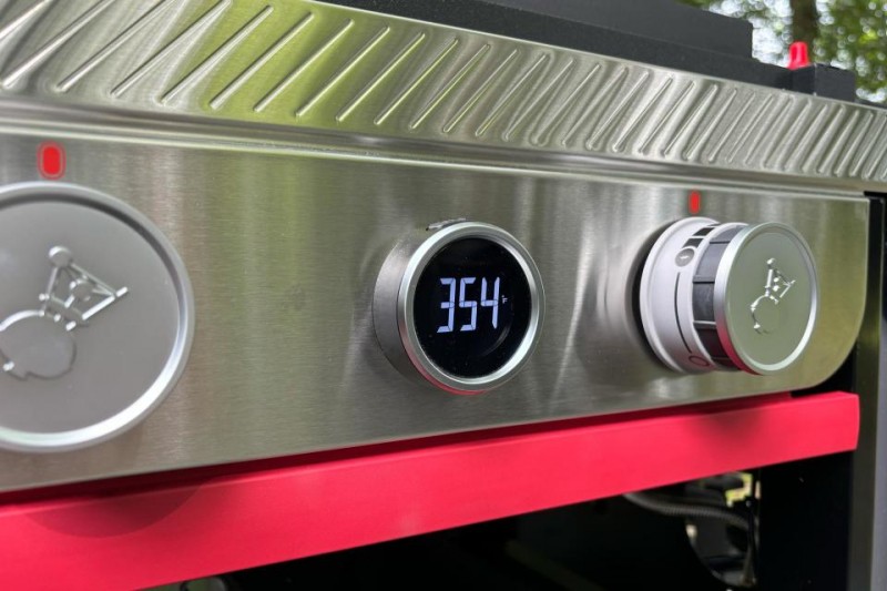 Weber Slate griddle review: A smash burger machine with clever features