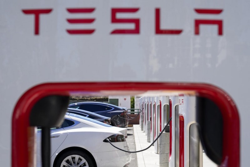 Tesla's year-over-year deliveries decreased for the second quarter in a row